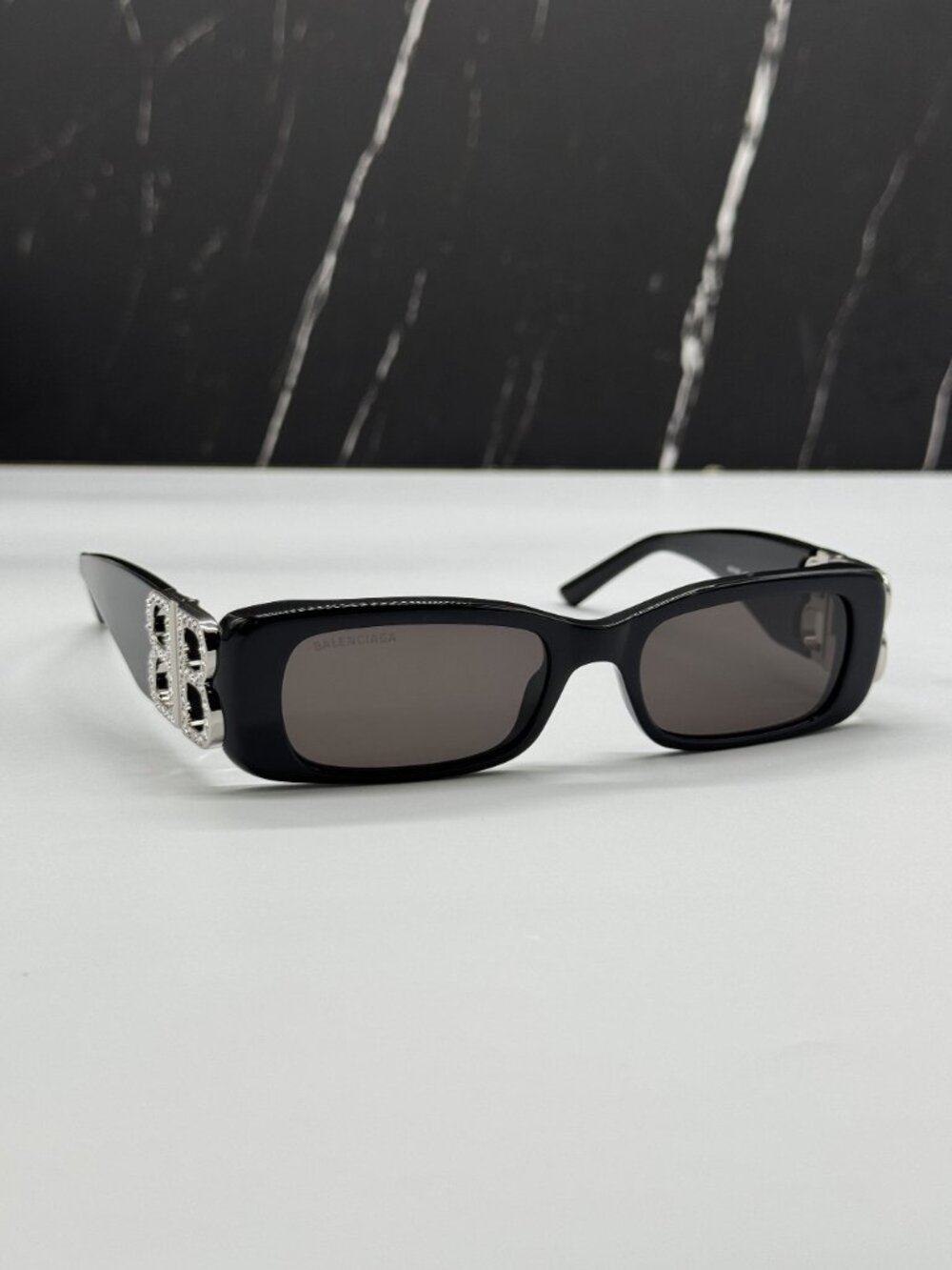 NEW BALENCIAGA BB0096S 017 BLACK RECTANGLE UNISEX SUNGLASSES BALENCIAGA EYEWEAR - Picture 5 of 9